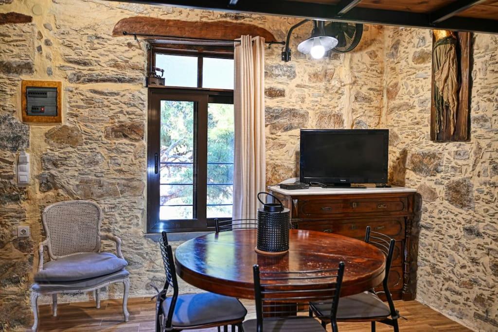 Pefkopetro Loft Ferienhaus *